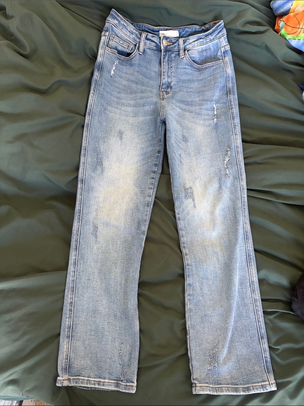 Light Wash Women’s Straight-Leg Jeans